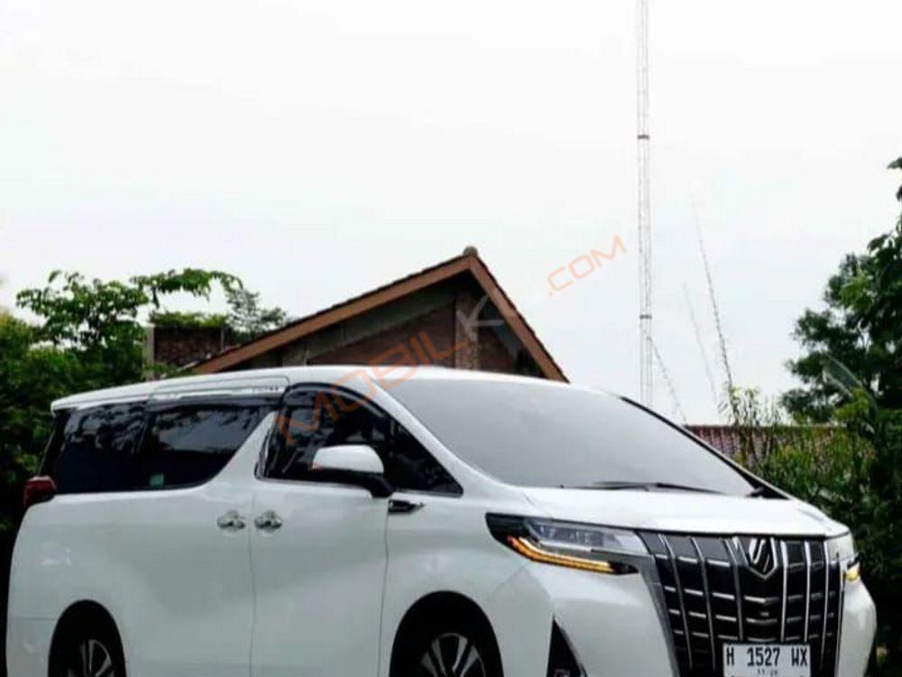 Mobil Toyota Alphard 2021