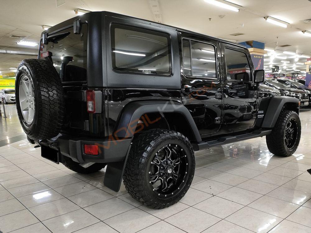 Mobil Jeep Wrangler 2013