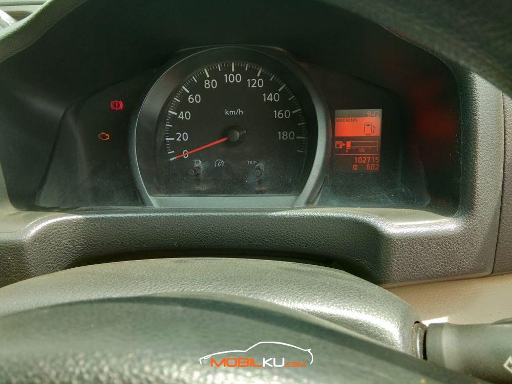 Mobil Nissan Evalia 2014