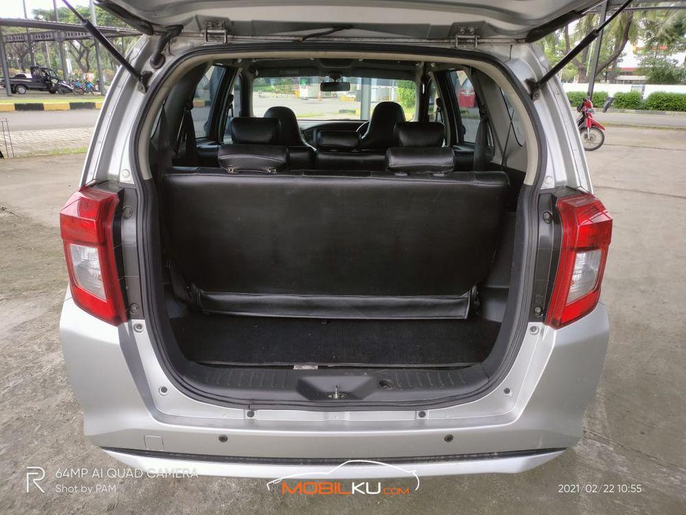 Mobil Toyota Calya 2017