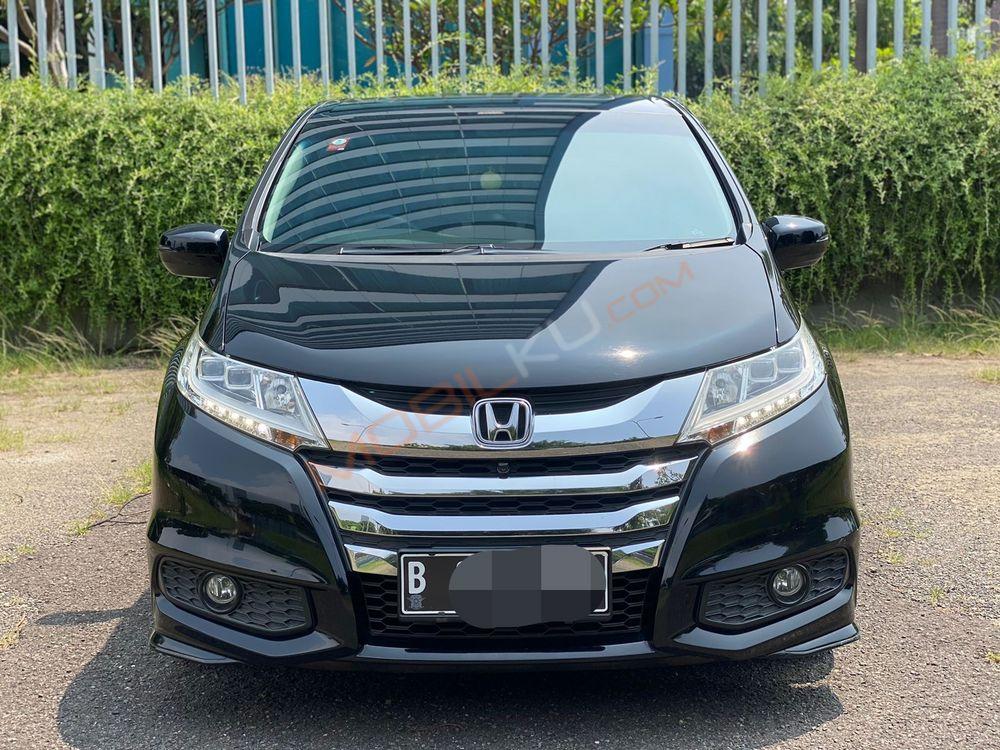 Mobil Honda Odyssey 2016