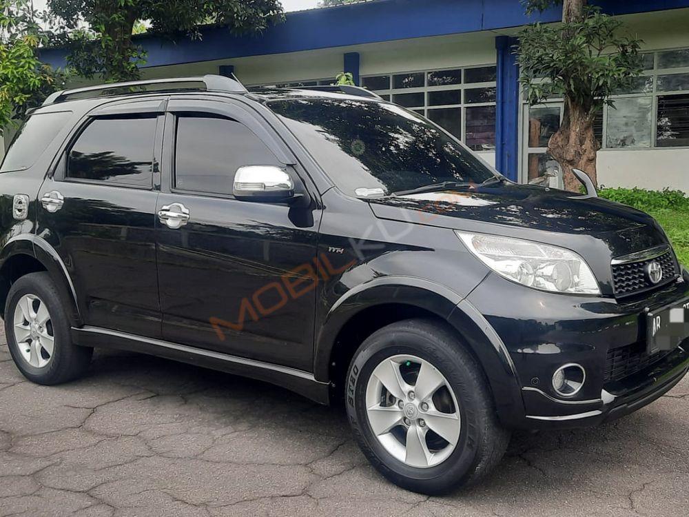 Mobil Toyota Rush 2011