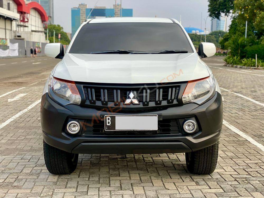Mobil Mitsubishi Triton 2017