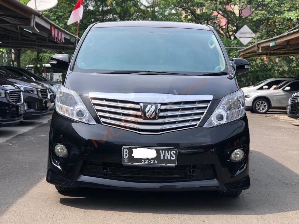 Mobil Toyota Alphard 2009
