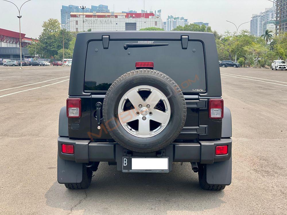 Mobil Jeep Wrangler 2011