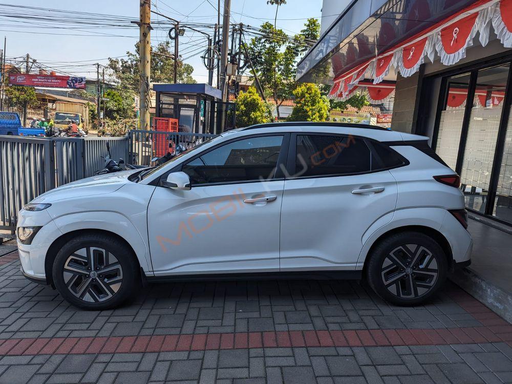 Mobil Hyundai Kona Electric 2021
