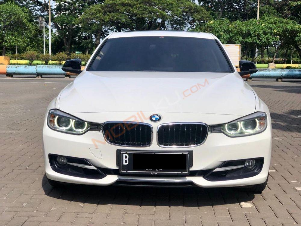 Mobil BMW 3 Series 2014