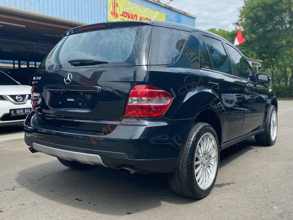 Mobil Mercedes-Benz ML 2006