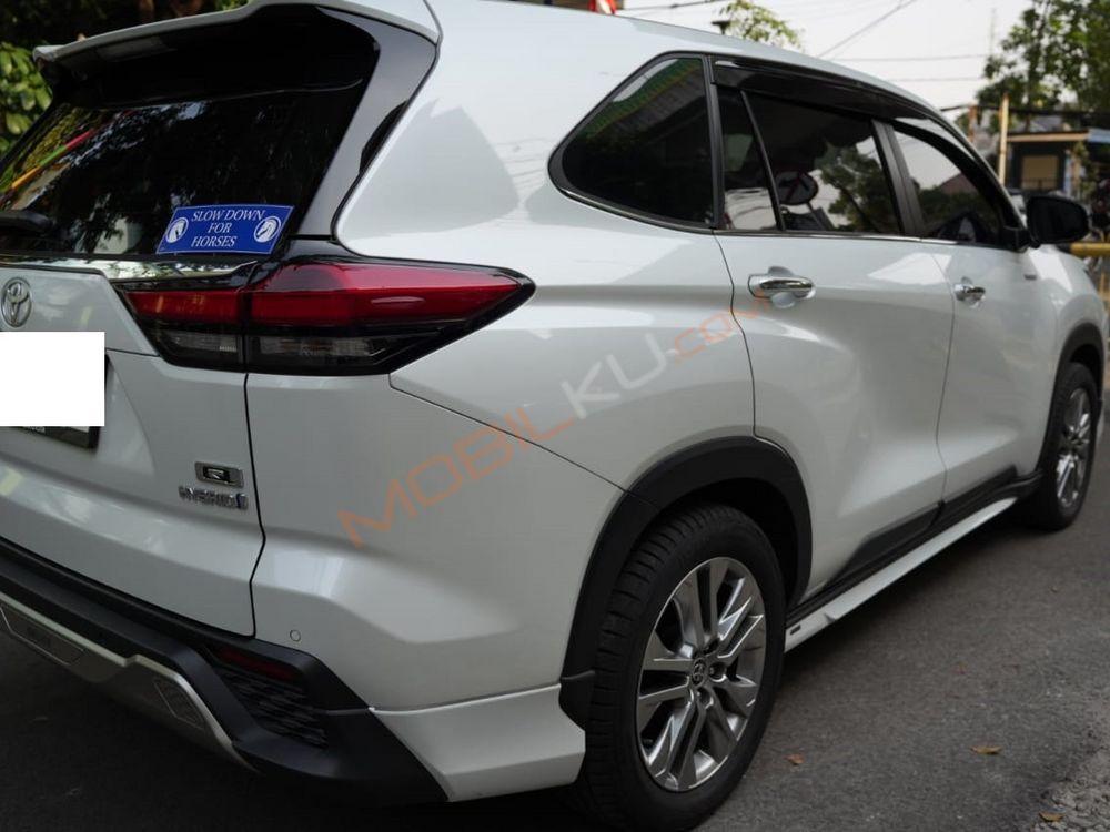 Mobil Toyota Kijang Innova Zenix 2023