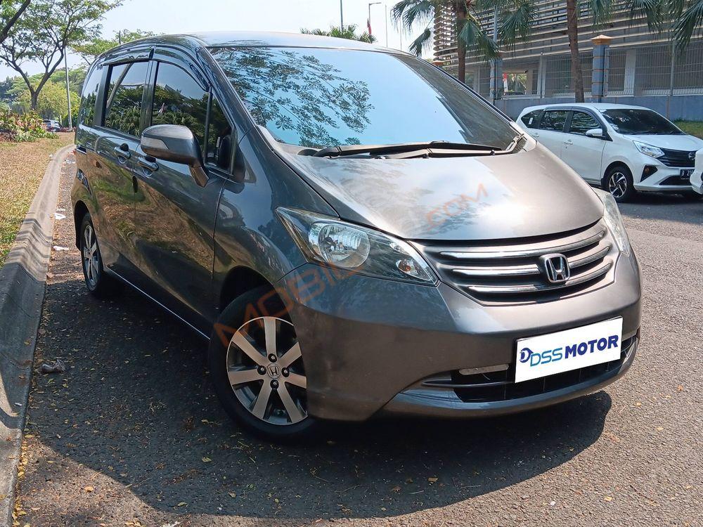 Mobil Honda Freed 2012