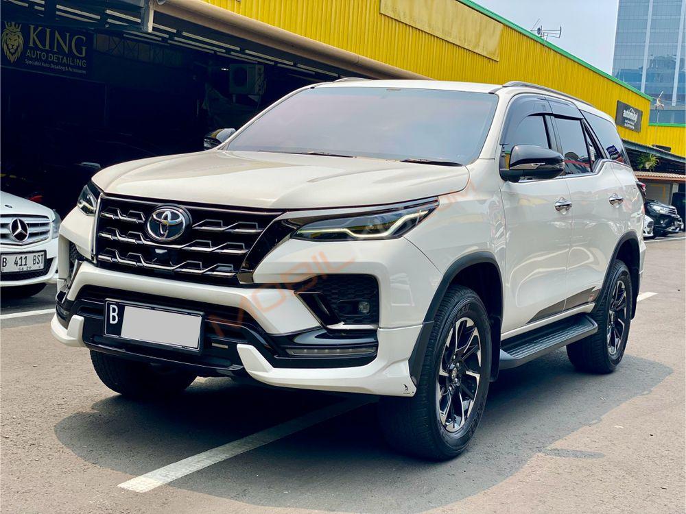Mobil Toyota Fortuner 2022