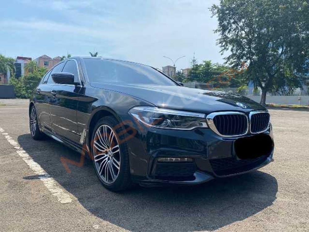 Mobil BMW 5 Series 2020