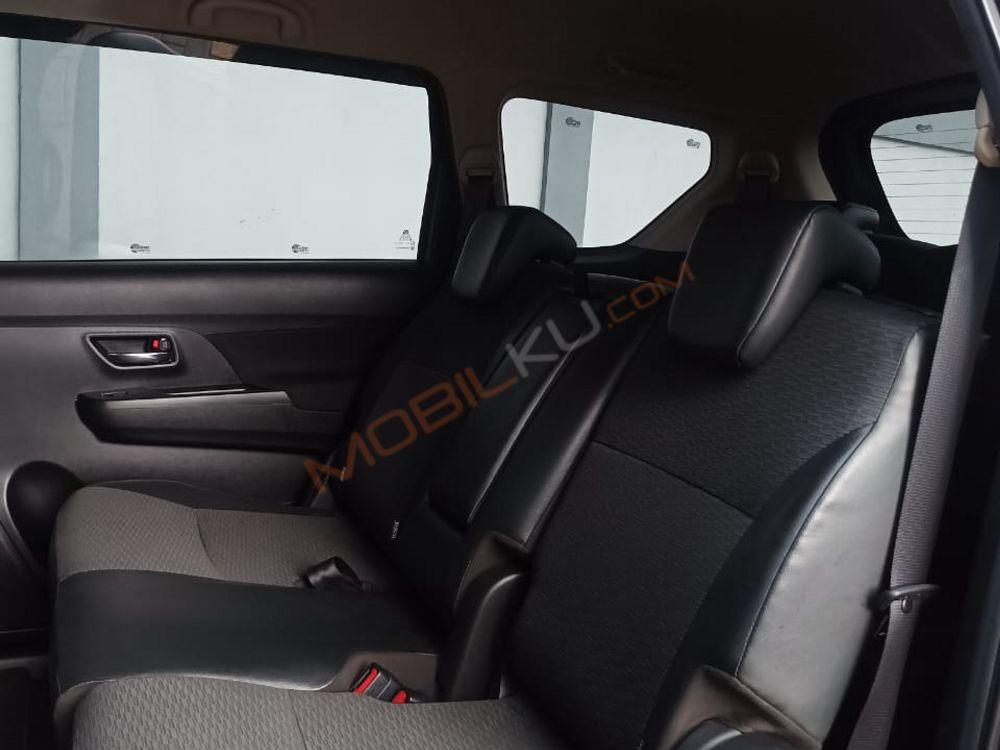 Mobil Suzuki XL7 2022