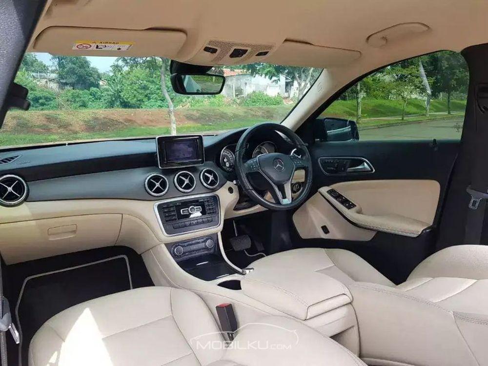 Mobil Mercedes-Benz GLA 2014