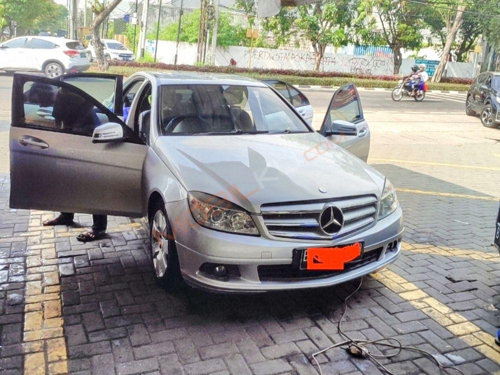 Mobil Mercedes-Benz C-Class 2009
