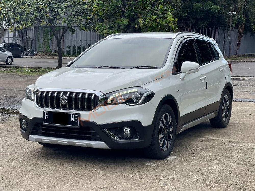 Mobil Suzuki SX4 2018
