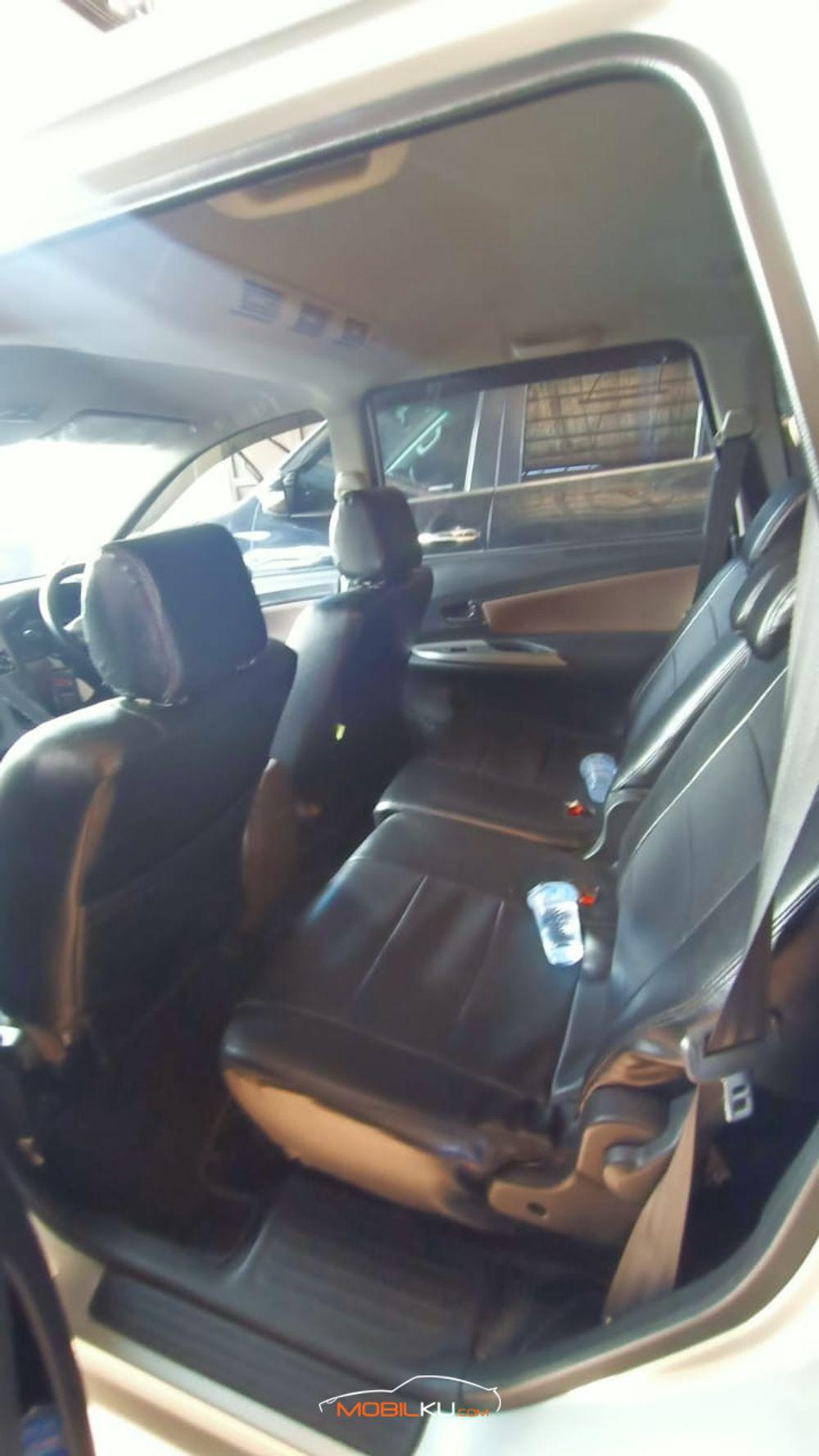 Mobil Toyota Avanza 2016