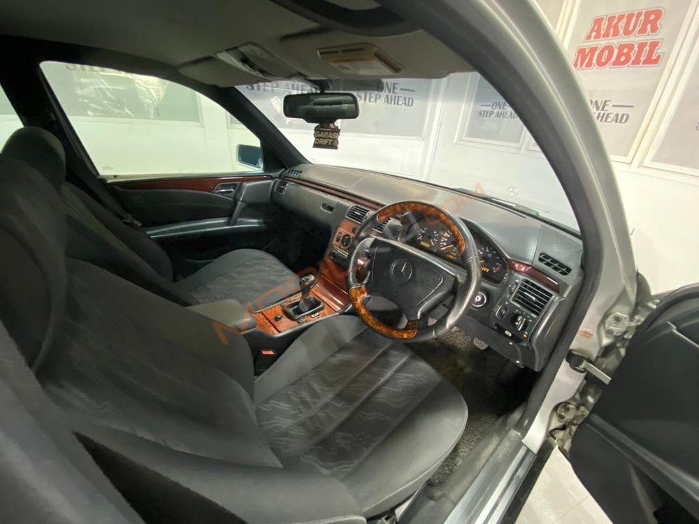 Mobil Mercedes-Benz E-Class 1997