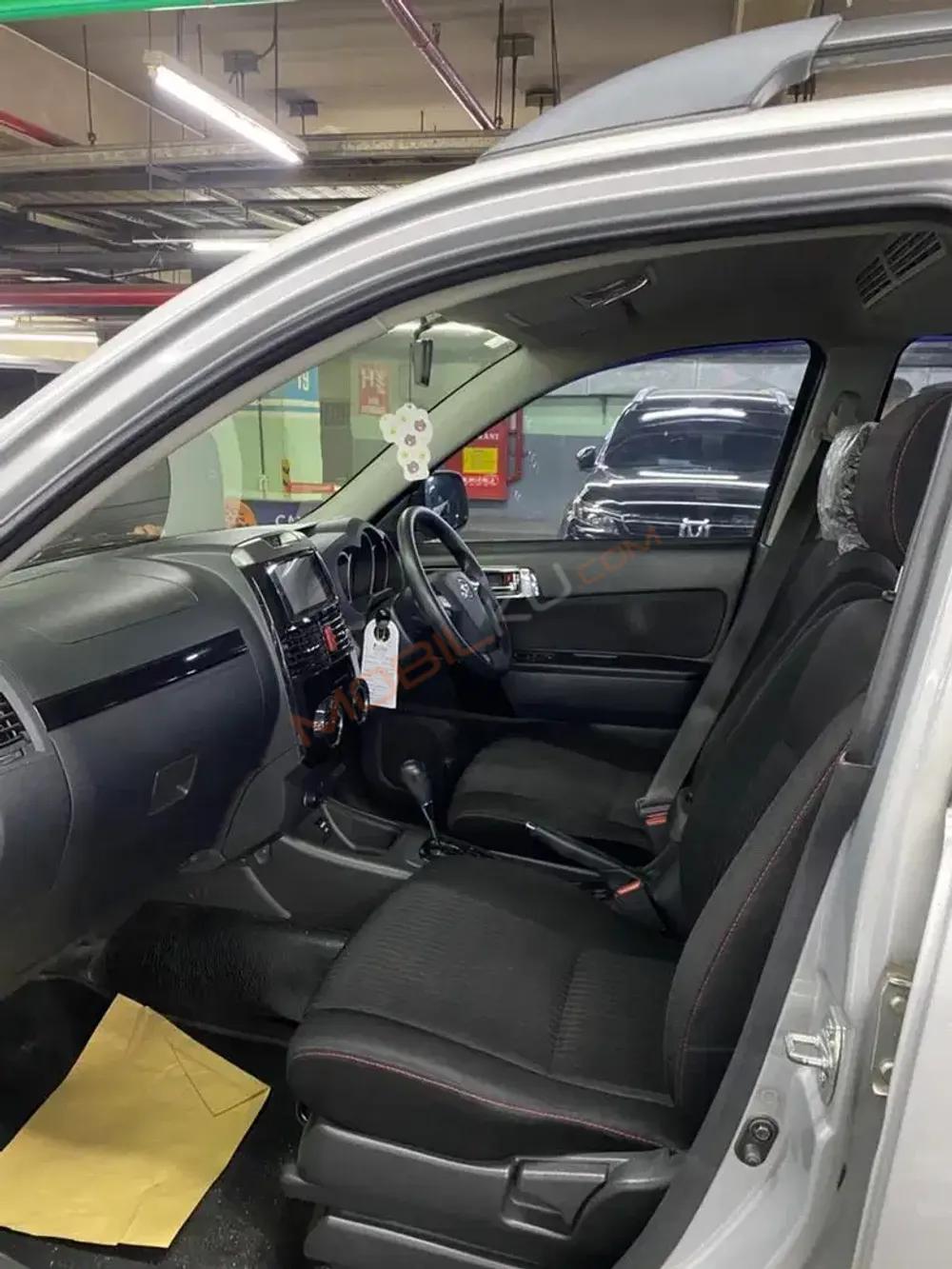 Mobil Daihatsu Terios 2015