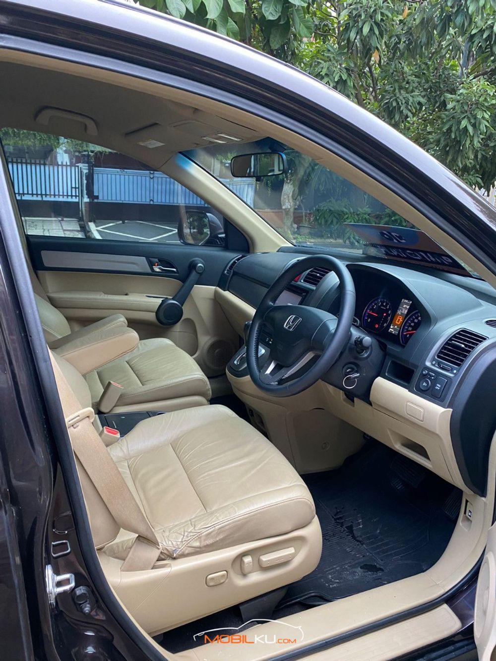 Mobil Honda CR-V 2010