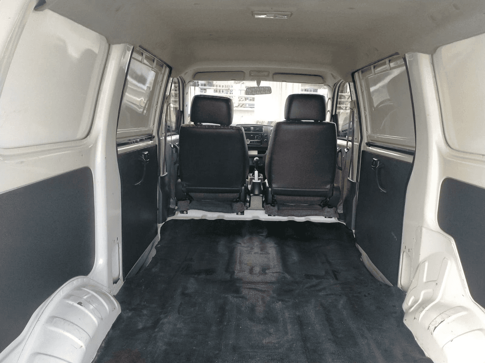 Mobil Suzuki APV 2012