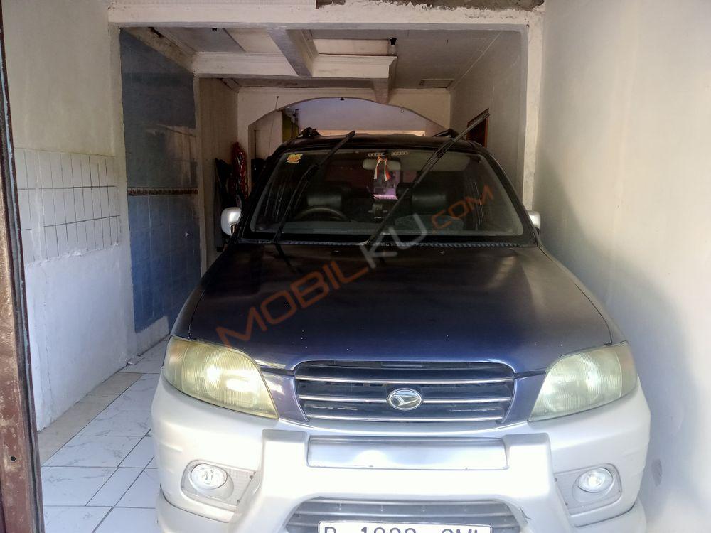 Mobil Daihatsu Taruna 2000