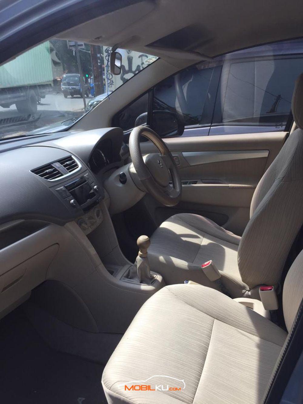 Mobil Suzuki Ertiga 2012