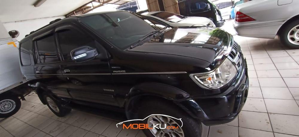 Mobil Isuzu Panther 2005