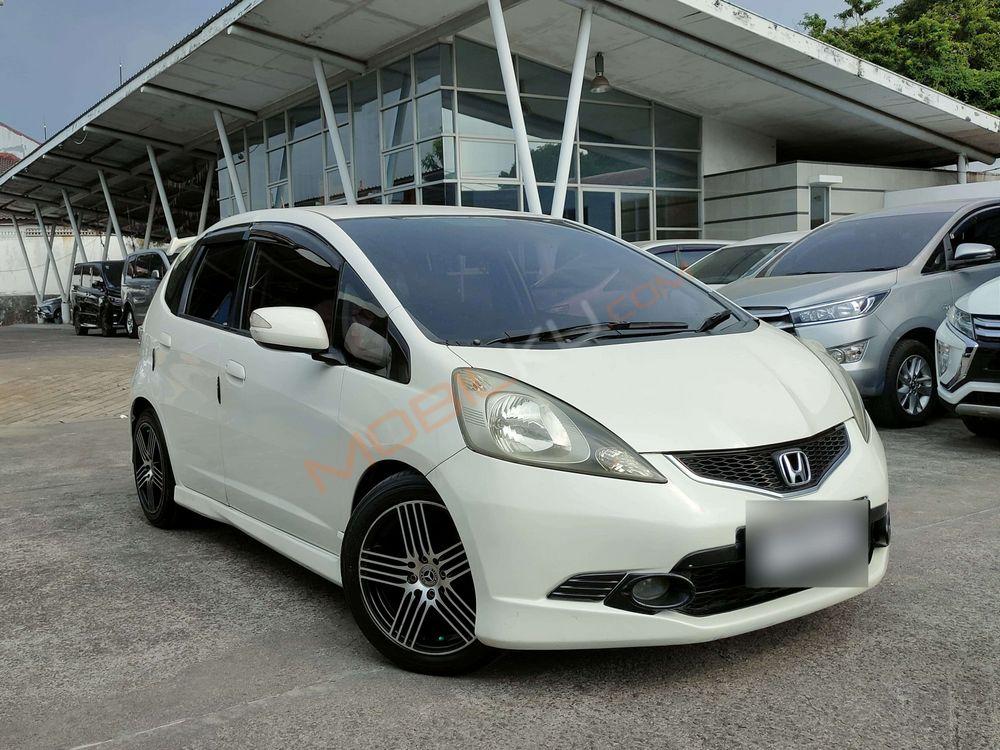 Mobil Honda Jazz 2010