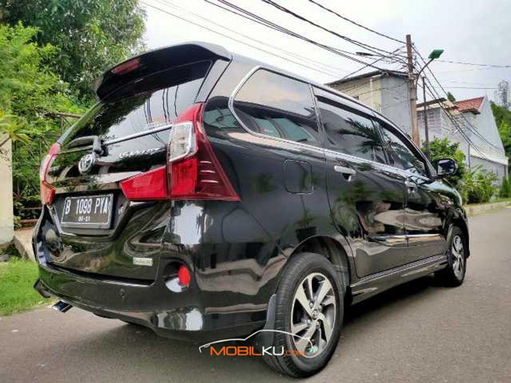 Mobil Toyota Avanza 2016