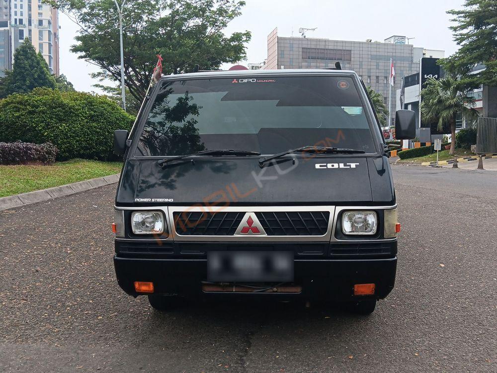 Mobil Mitsubishi L300 2021