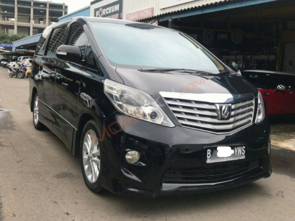 Mobil Toyota Alphard 2009