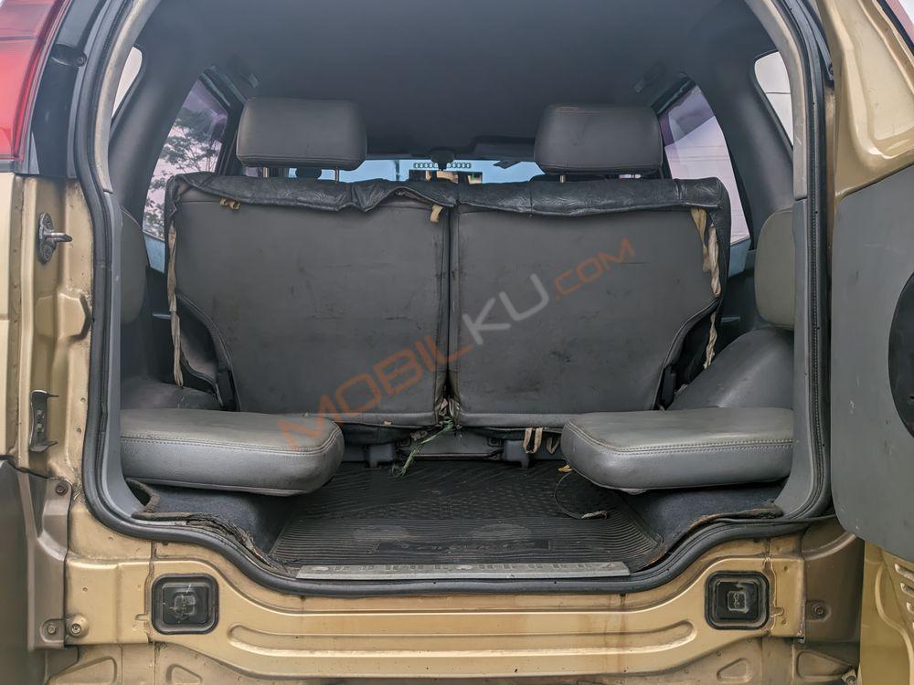 Mobil Daihatsu Taruna 2000