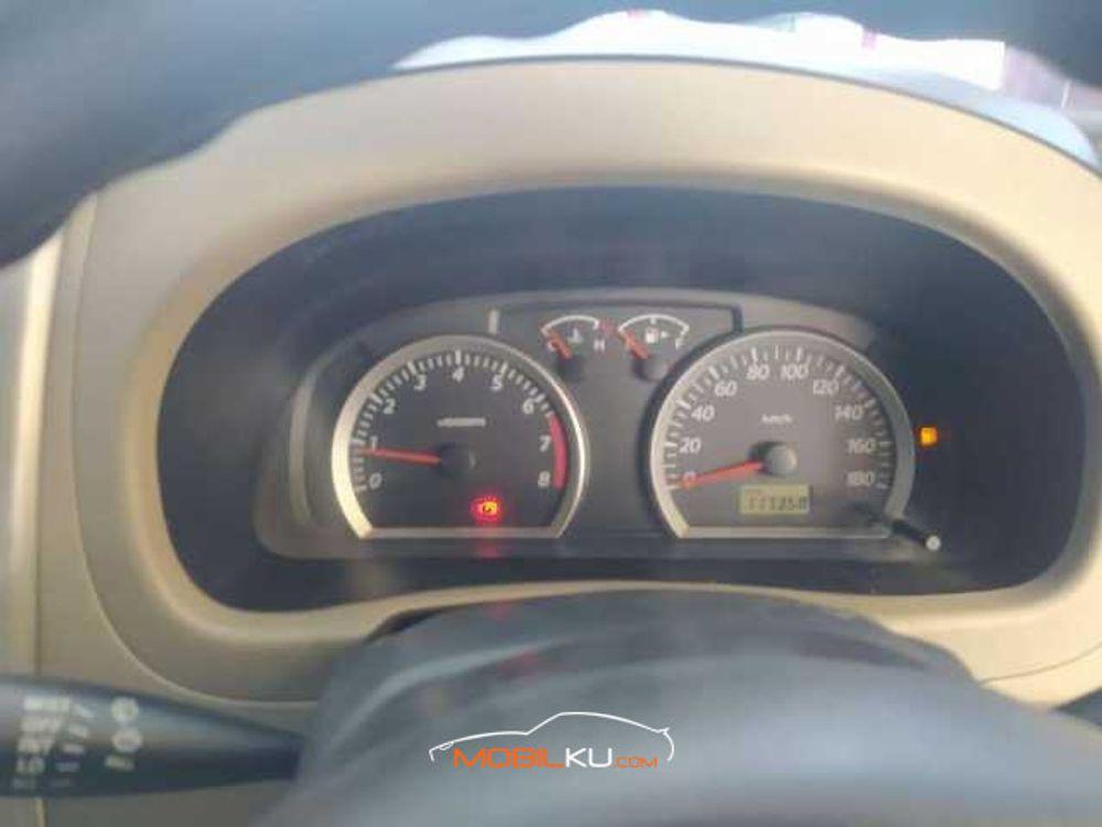 Mobil Suzuki APV 2011