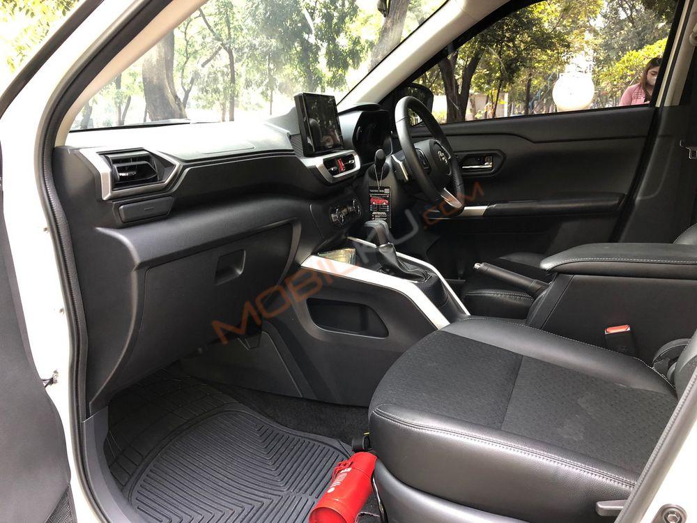 Mobil Toyota Raize 2021