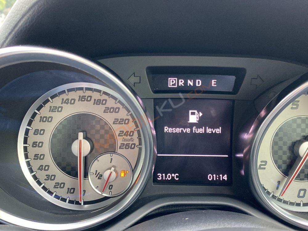 Mobil Mercedes-Benz SLK 2013