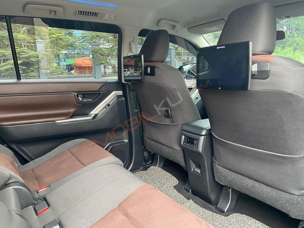 Mobil Toyota Kijang Innova 2024