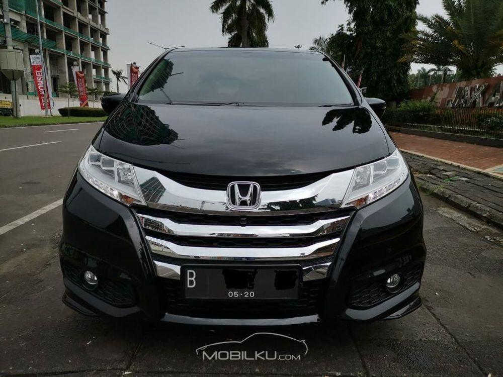 Mobil Honda Odyssey 2015