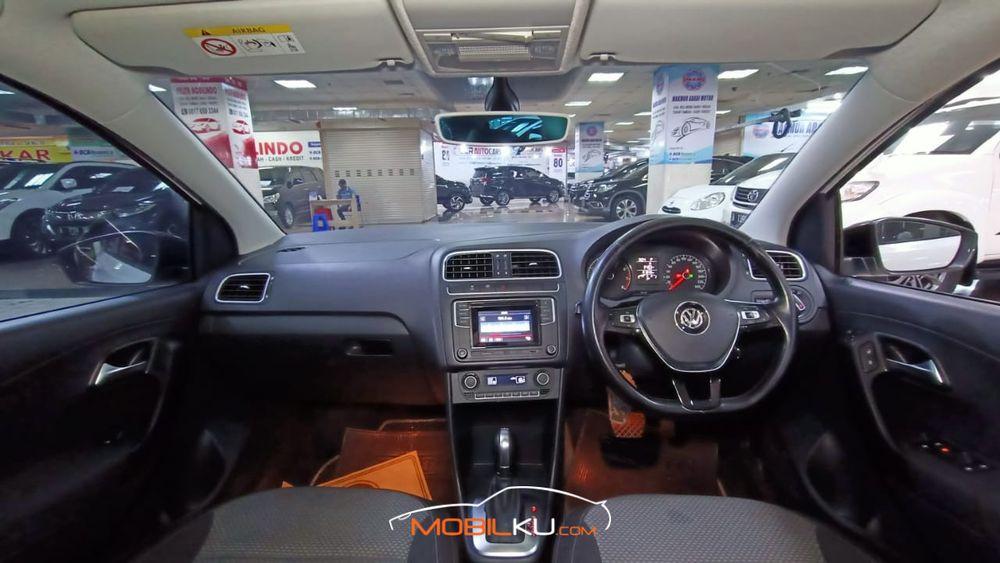 Mobil Volkswagen Polo 2017