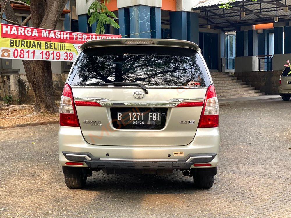 Mobil Toyota Kijang Innova 2014