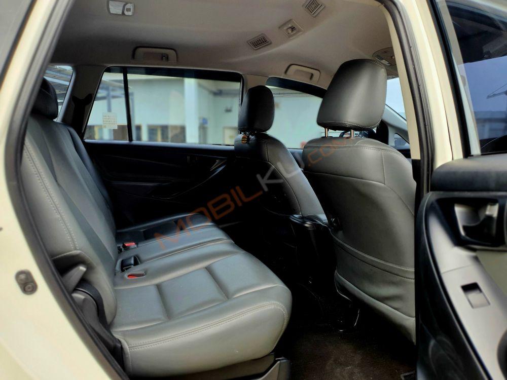 Mobil Toyota Kijang Innova 2020