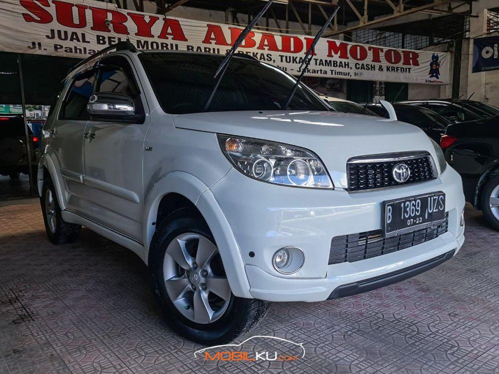 Mobil Toyota Rush 2013