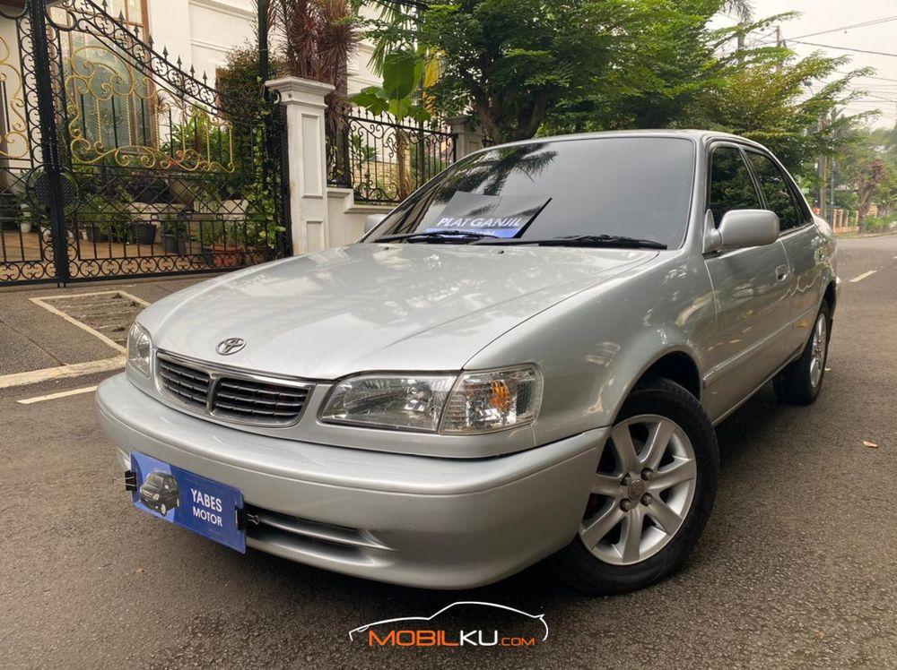 Mobil Toyota Corolla 2000