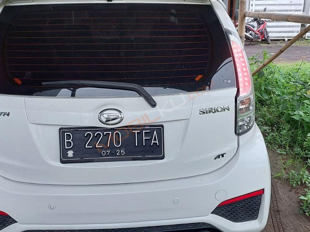 Mobil Daihatsu Sirion 2015