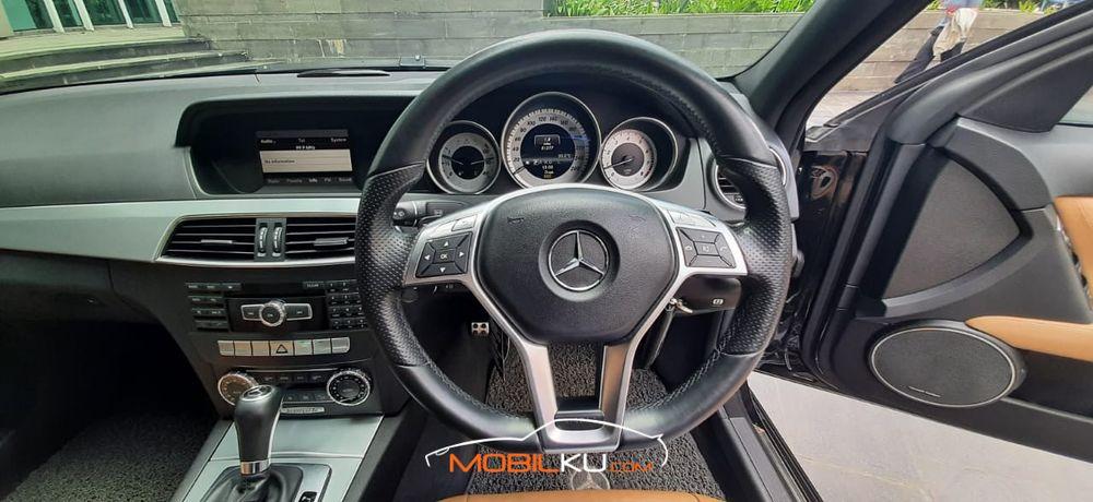 Mobil Mercedes-Benz C-Class 2013