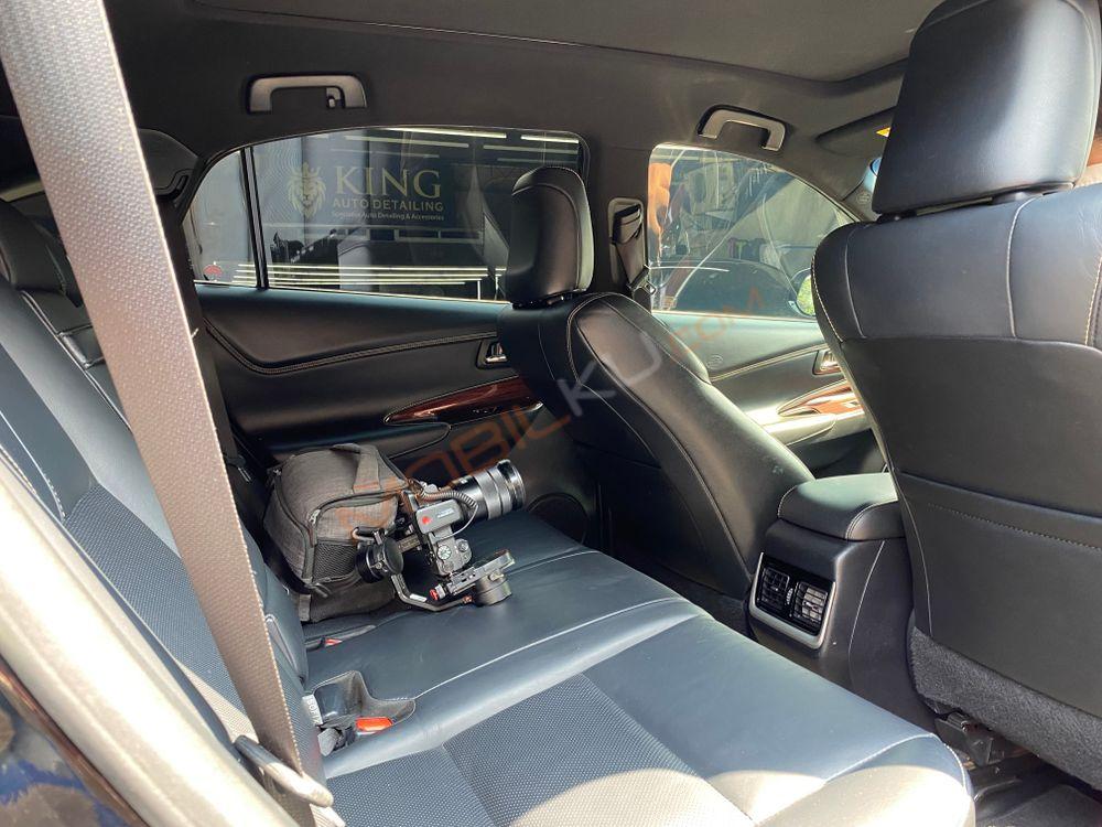 Mobil Toyota Harrier 2015