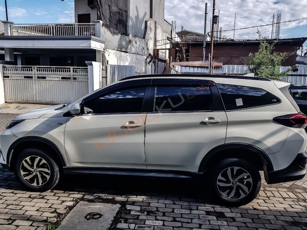 Mobil Toyota Rush 2020