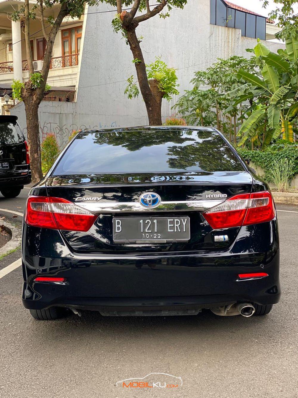 Mobil Toyota Camry 2012