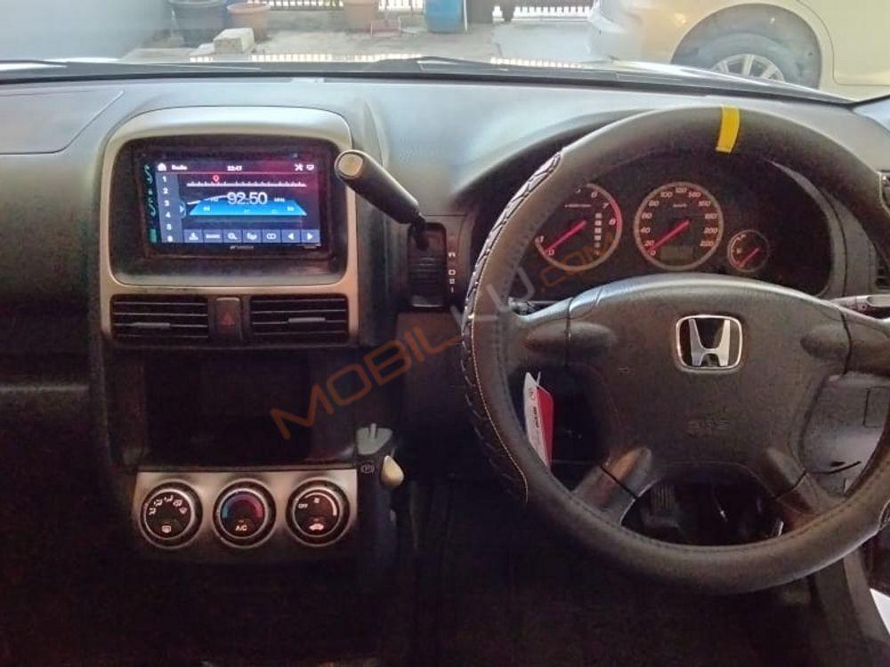 Mobil Honda CR-V 2004