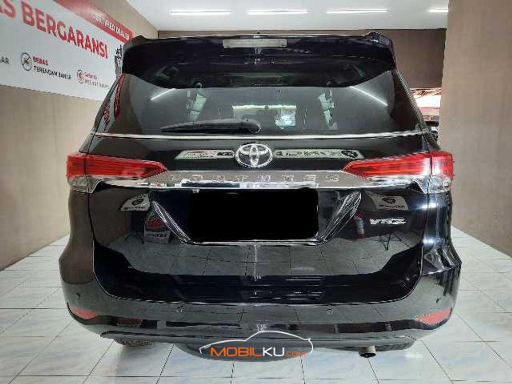 Mobil Toyota Fortuner 2016